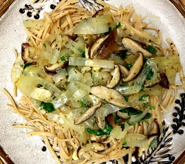 Onion, mushroom pasta